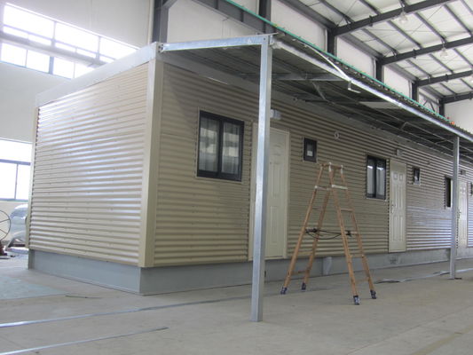 Светлая сталь полно украсила дома законченной сверстницы дома нары полуфабрикат желтой модульные