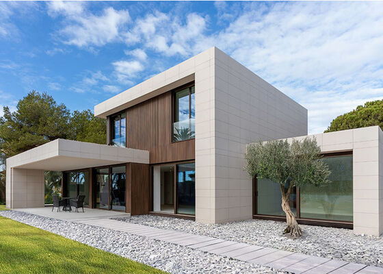 Роскошный 4-комнатный дом-вилла с бассейном.