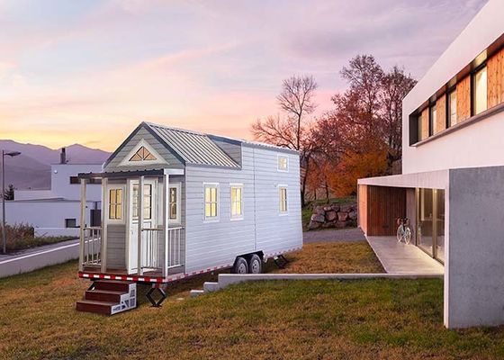 Современный дом железного каркаса Prefab крошечный на колесах: Доступные изготовленные дома